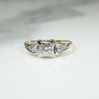 Pretty Diamond 1930s Engagement Ring
