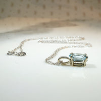 Vintage 1.20ct Oval Aquamarine Pendant in White Gold