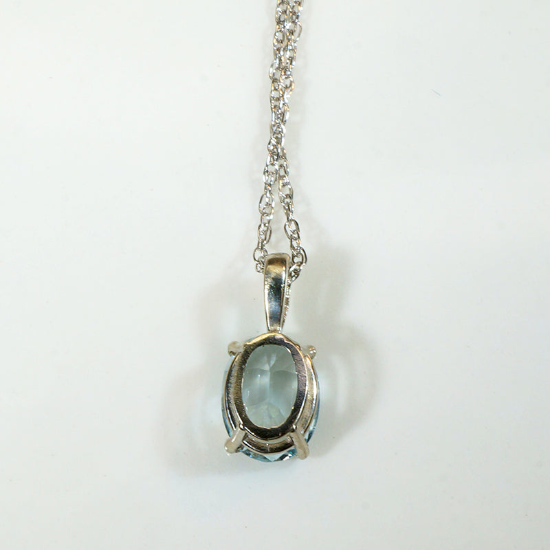 Vintage 1.20ct Oval Aquamarine Pendant in White Gold