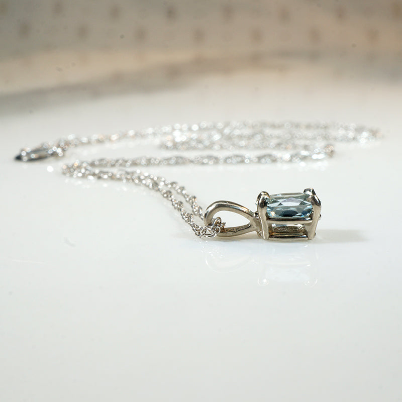 Petite Oval Aquamarine & White Gold Pendant