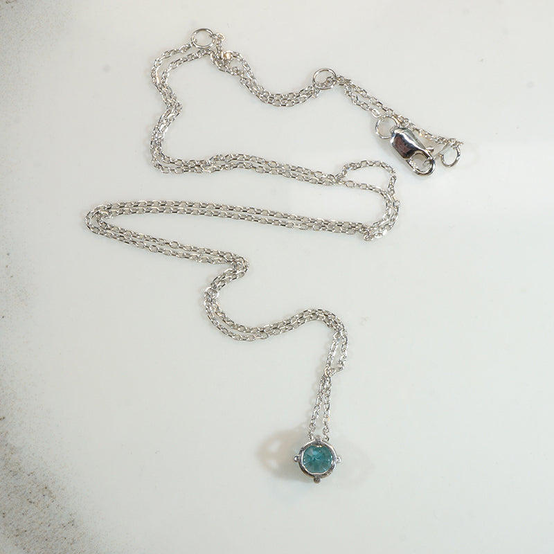 Floating 1.03ct Natural Blue Zircon Pendant