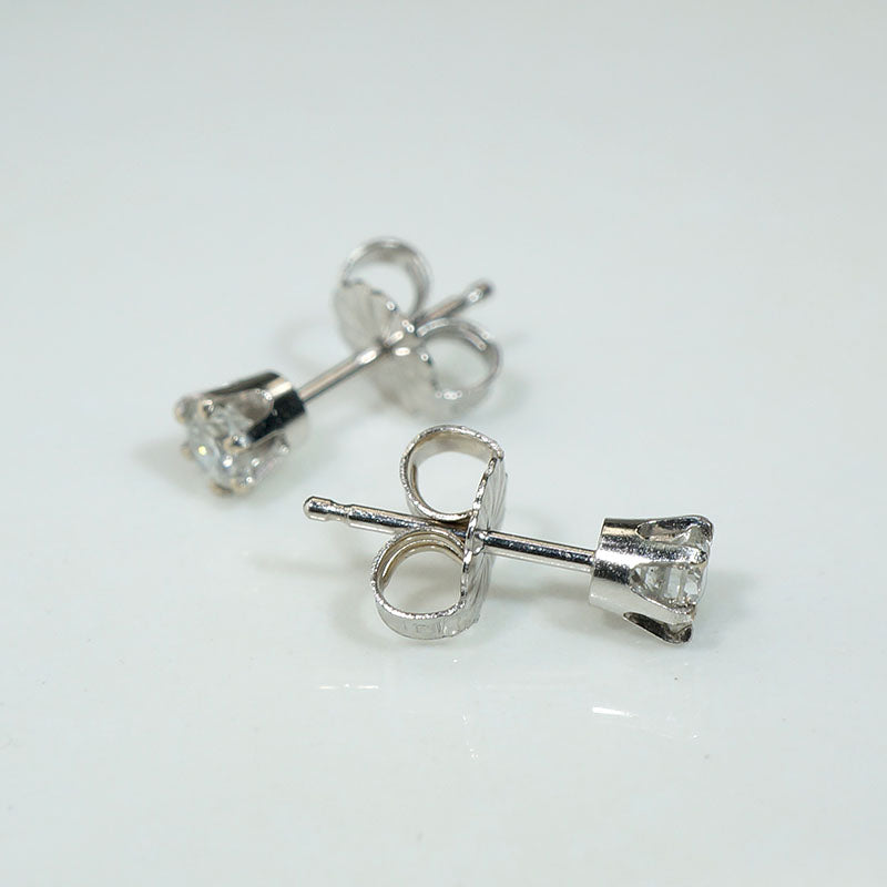 Twinkling .31tcw Diamonds in 14k White Gold Studs
