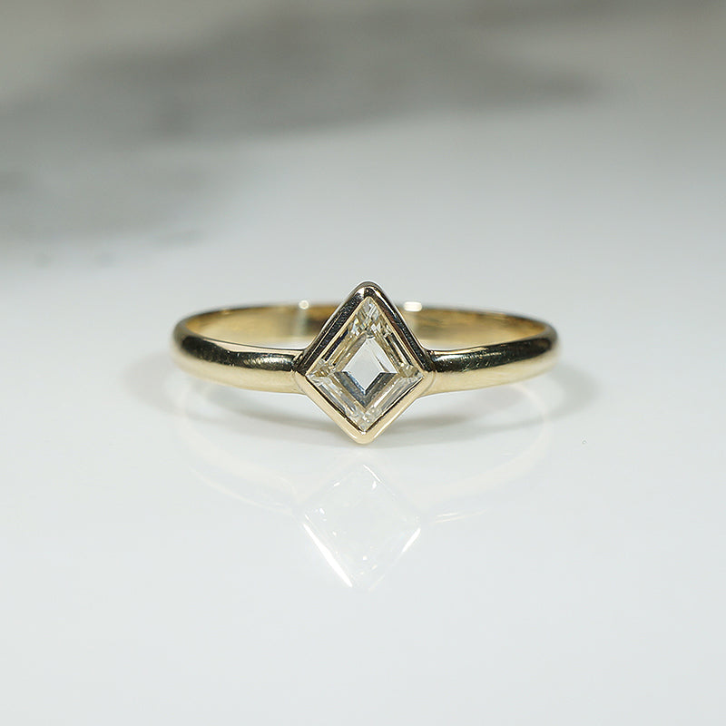 Exquisite Kite Diamond in Handcrafted Gold Ring by 720