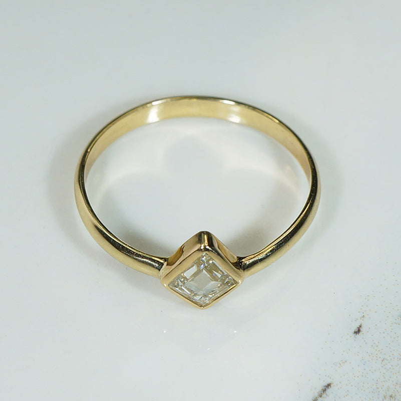Exquisite Kite Diamond in Handcrafted Gold Ring by 720