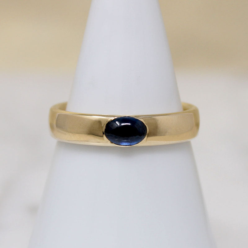 Cabochon Sapphire c.1900 in Curvaceous Gold Band by 720