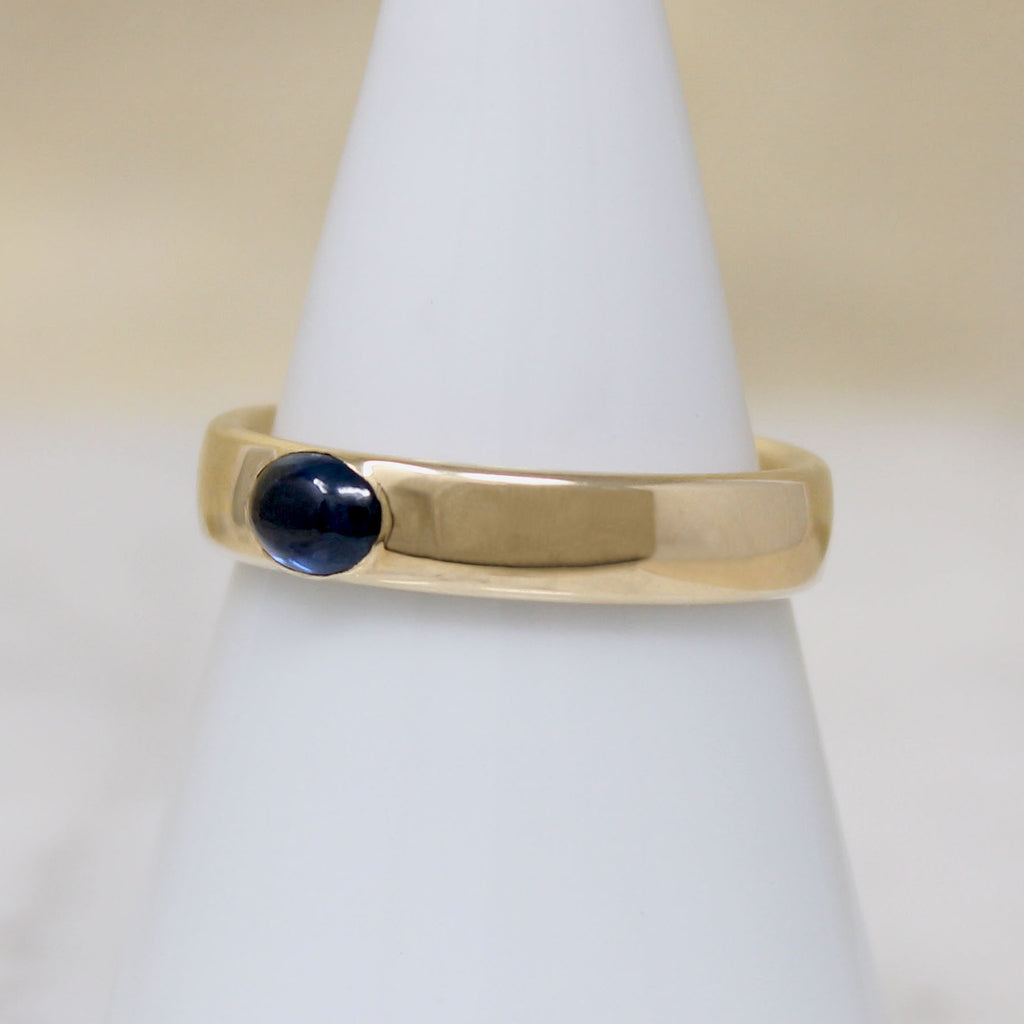 Cabochon Sapphire c.1900 in Curvaceous Gold Band by 720