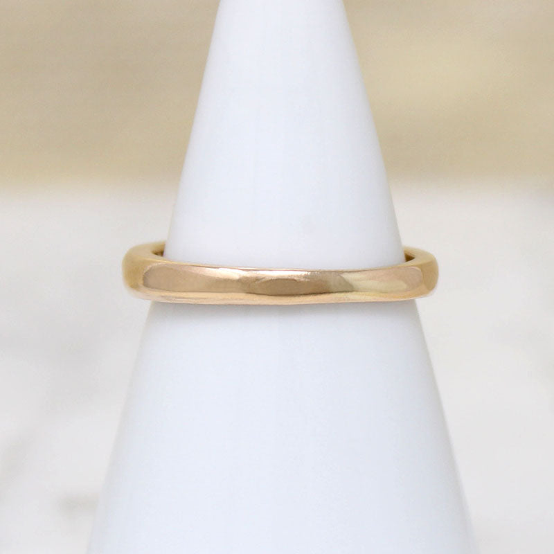 Deco Carré Cut Diamond in Tapered Gold Band by 720