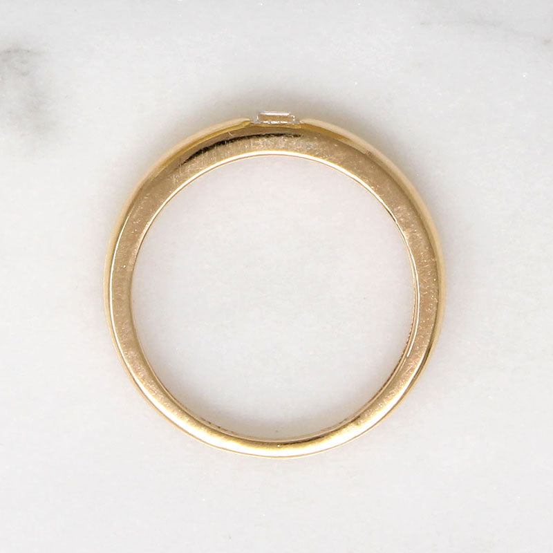 Deco Carré Cut Diamond in Tapered Gold Band by 720