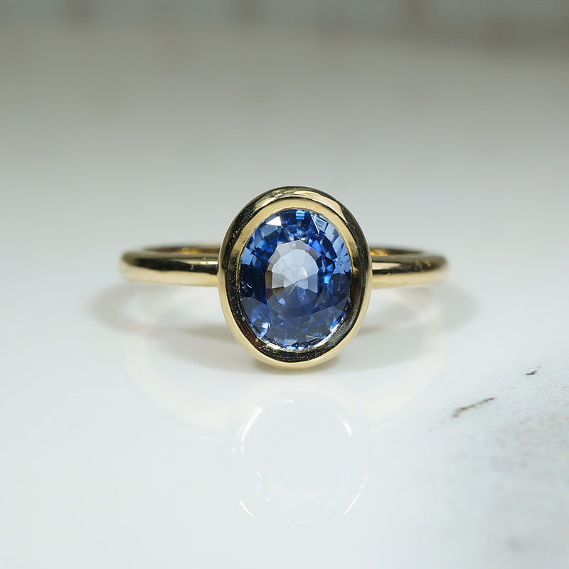 Beautiful Blue Vintage Sapphire Ring
