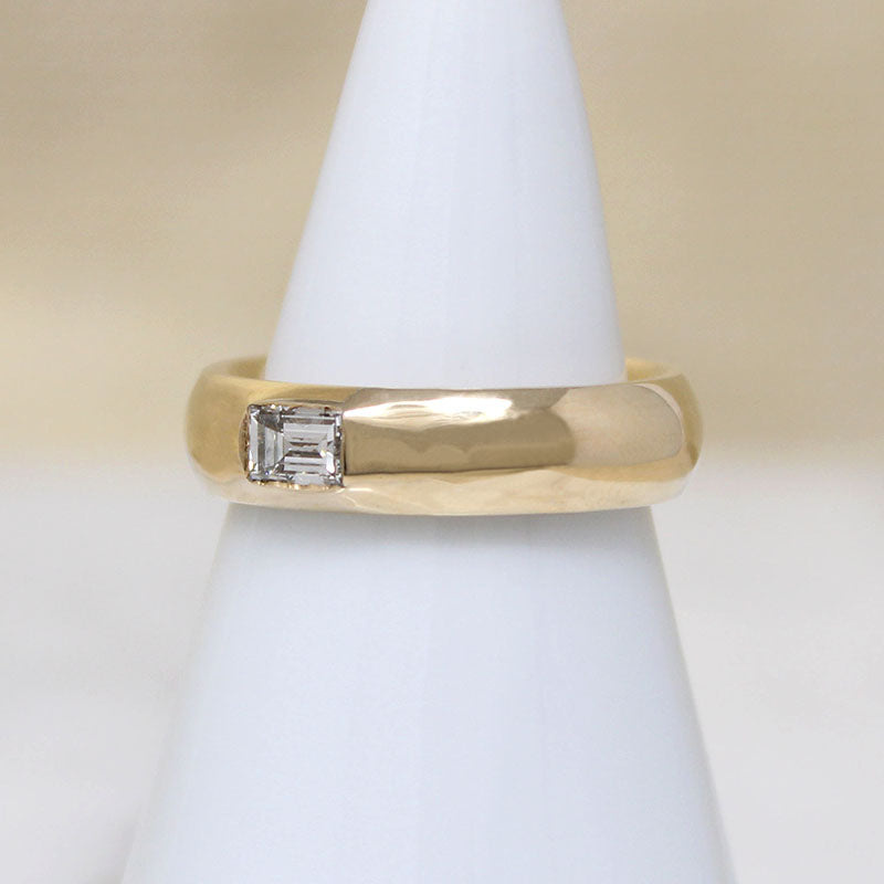 Retro Baguette Diamond in Glossy Gold Band by 720