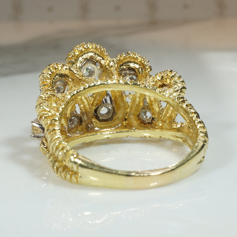 Fantastical 18k Yellow Gold and Diamond Ring