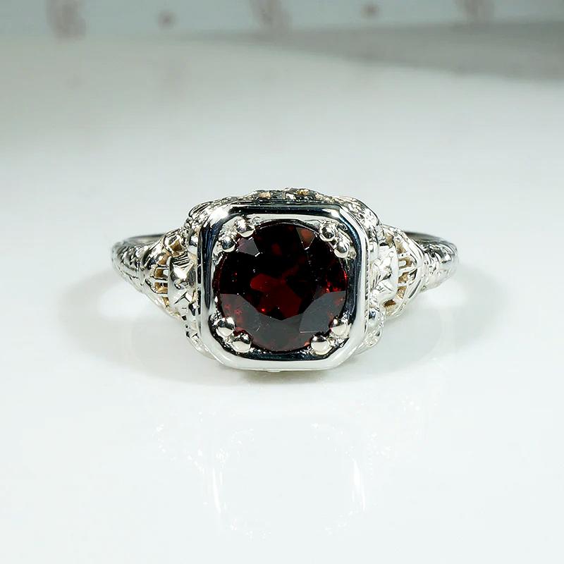 Juicy Red Garnet in Elaborate Filigree Solitaire Ring