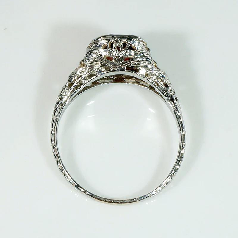 Juicy Red Garnet in Elaborate Filigree Solitaire Ring
