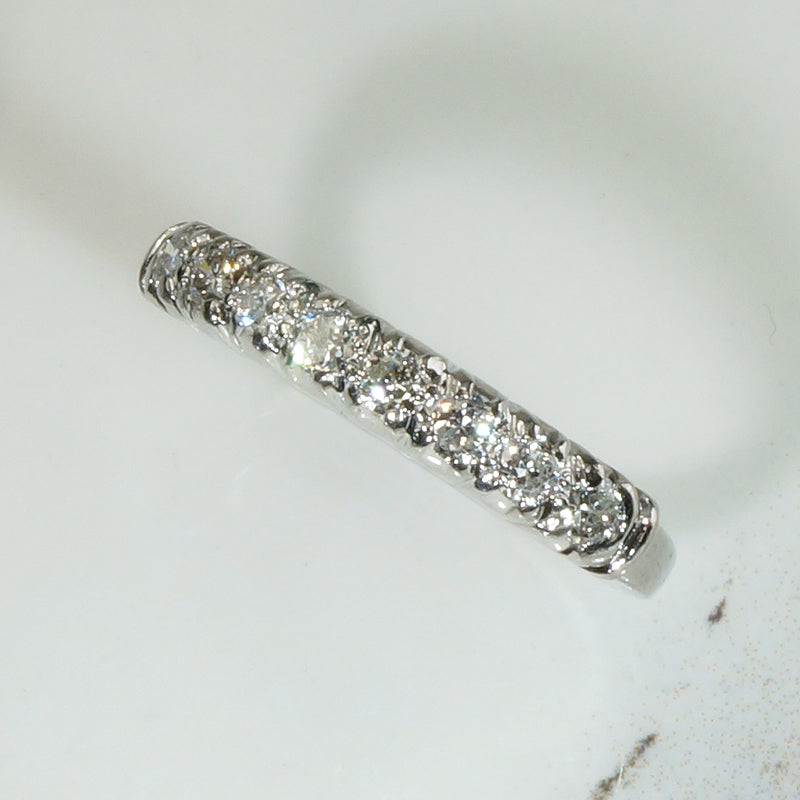 Eight Diamond Crisp Platinum Retro Wedding Band