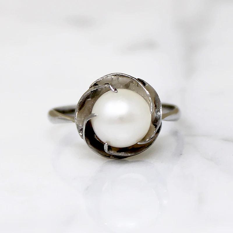 Mid Century Pearl & Sterling Silver Solitaire Ring