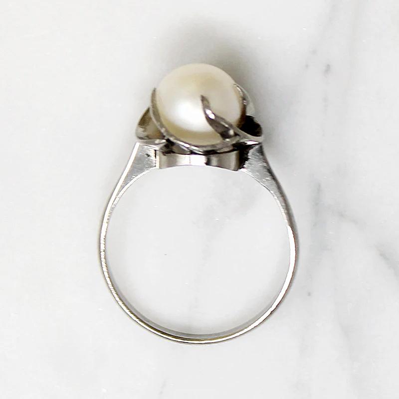 Mid Century Pearl & Sterling Silver Solitaire Ring