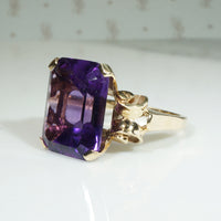 Sumptuous Amethyst in Gold Retro Cocktail RingSumptuous Amethyst in Gold Retro Cocktail Ring