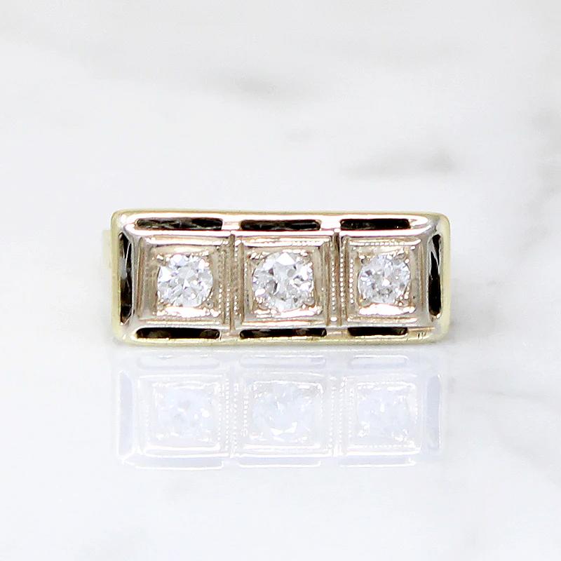 Three Diamond Lacy Lattice Filigree Ring