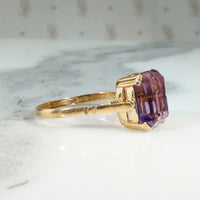 Regal Retro Amethyst & 18k Solitaire Ring