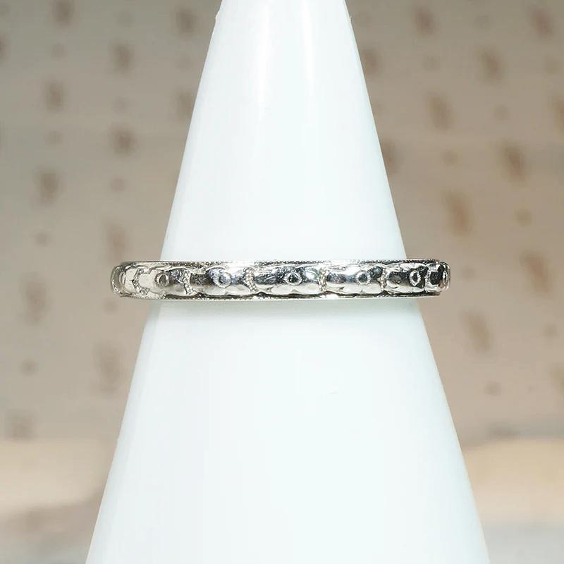 Fresh "Orange Blossom" White Gold Band by Traub