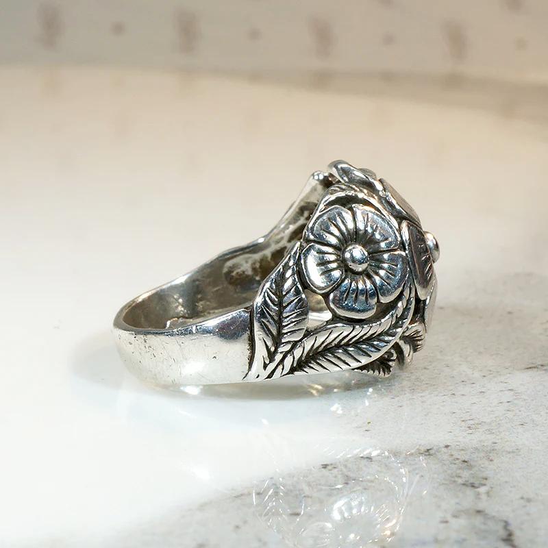 Delightful Flower Sterling Silver Dome Ring