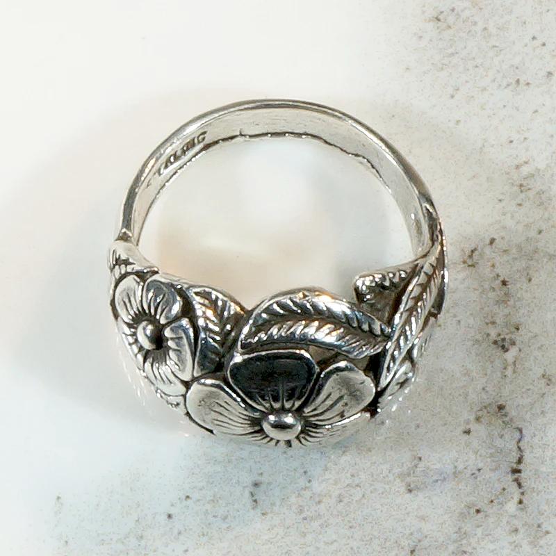 Delightful Flower Sterling Silver Dome Ring