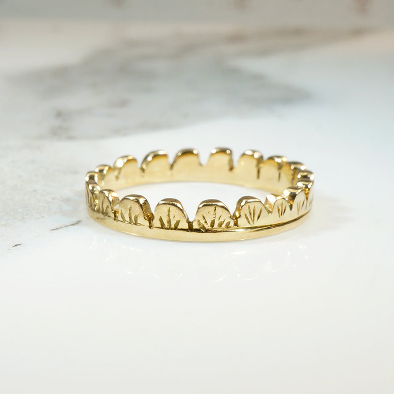 Mysterious 14k Gold Crown Band
