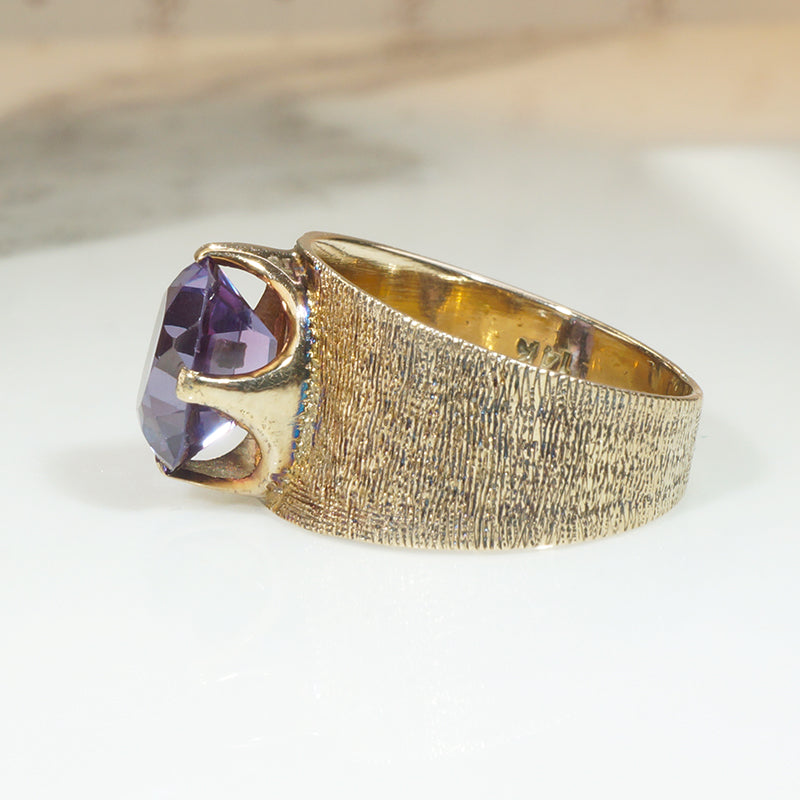 Fun 1960s Color Change Gem Set Gold Band