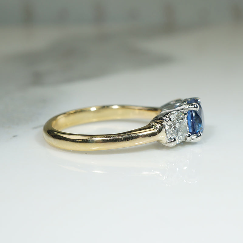 Stunning Sappire and Diamond Engagement Ring