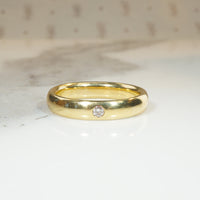 Voluptuous 18k Gold Band with Solitaire Diamond