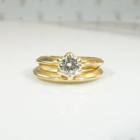 Gorgeous 18k Solitaire Wedding Set