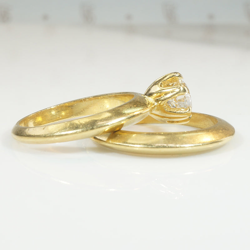 Gorgeous 18k Solitaire Wedding Set