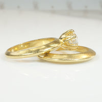 Gorgeous 18k Solitaire Wedding Set