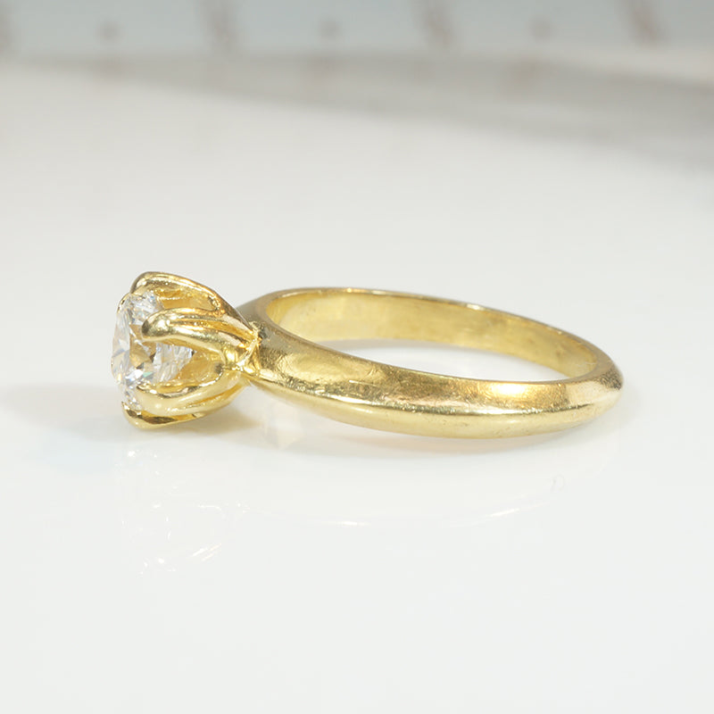 Gorgeous 18k Solitaire Wedding Set