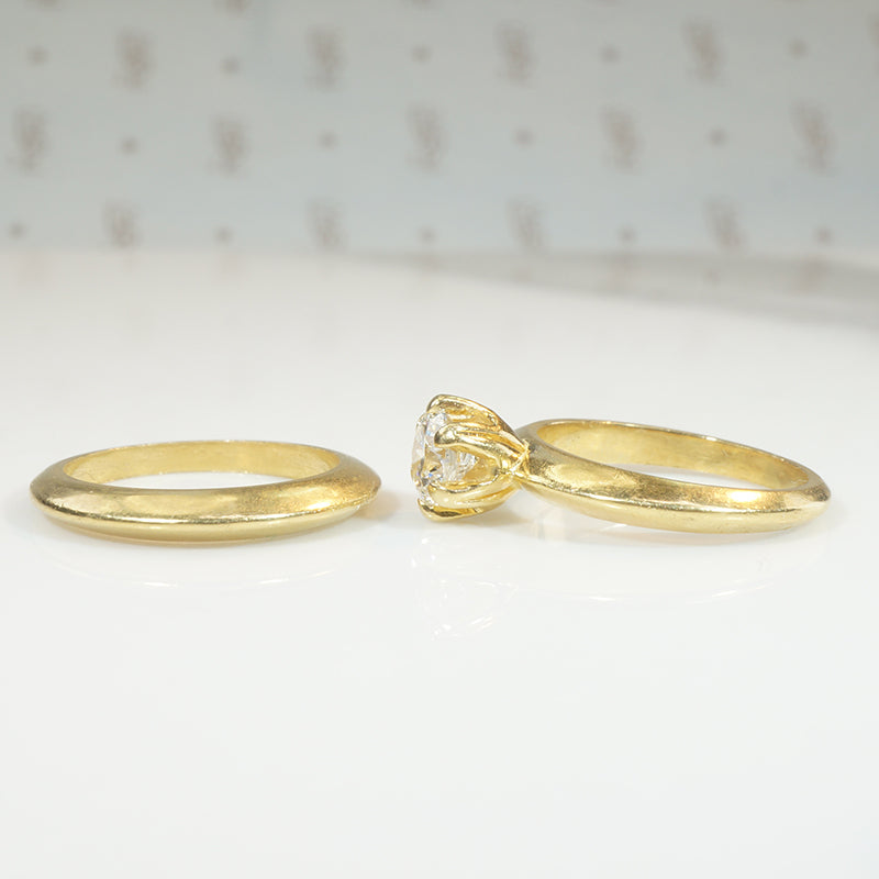 Gorgeous 18k Solitaire Wedding Set