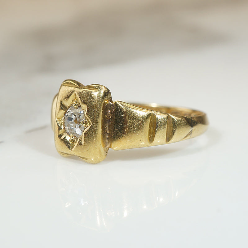 Lovely 18k Gold Old Mine Cut Diamond Panel Ring