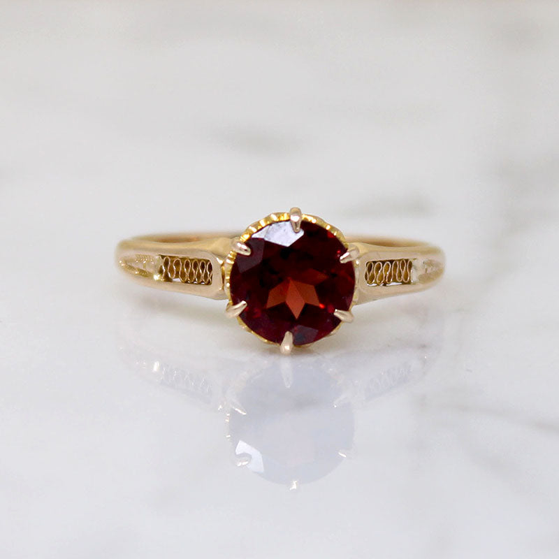 Art Deco Garnet & Yellow Gold Filigree Solitaire Ring