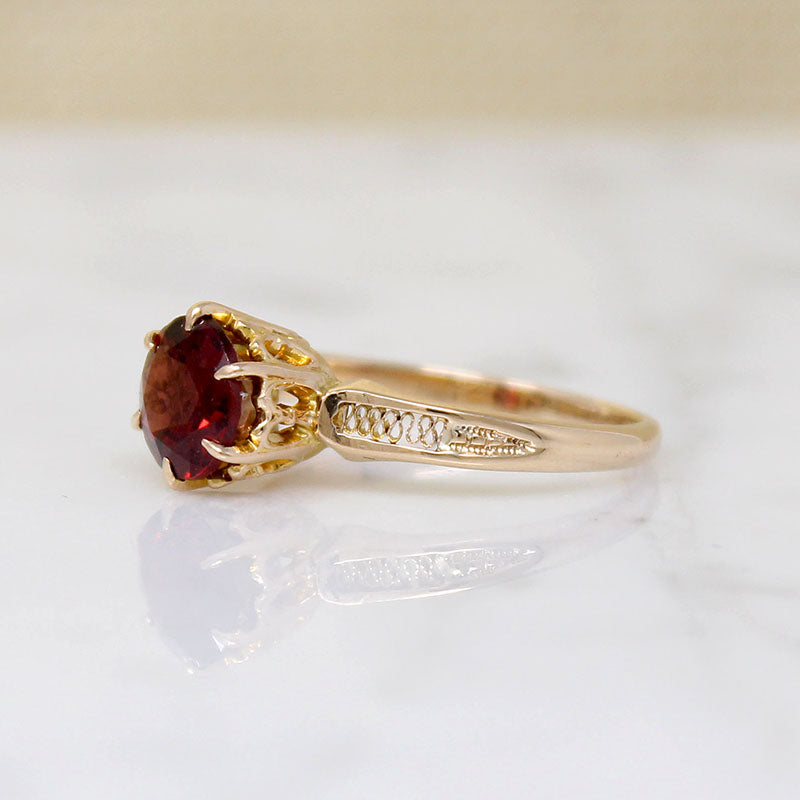 Art Deco Garnet & Yellow Gold Filigree Solitaire Ring