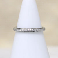 Crisp Laurels 18k White Gold Band