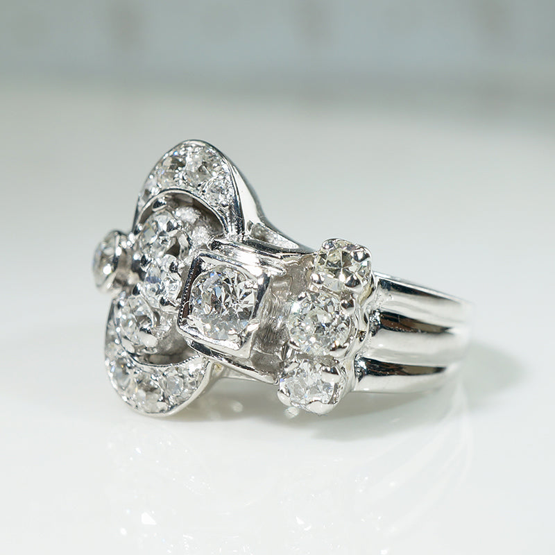 Gorgeous Stylized Buckle Diamond Retro Ring