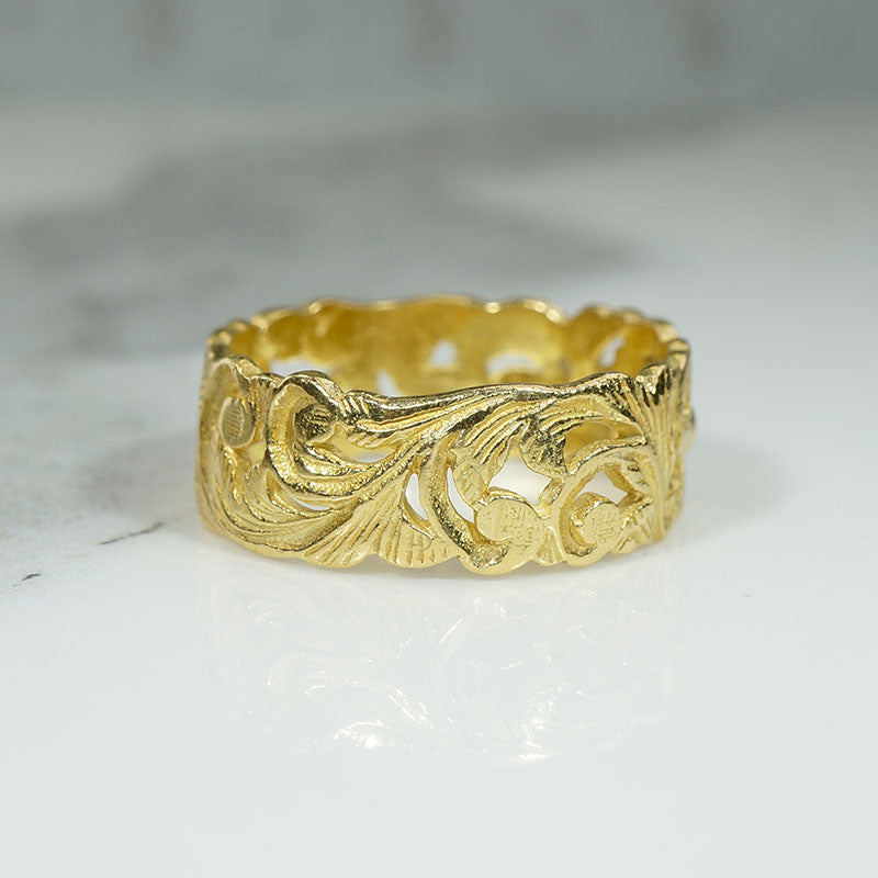 Exuberant 18k Gold Daisy Band