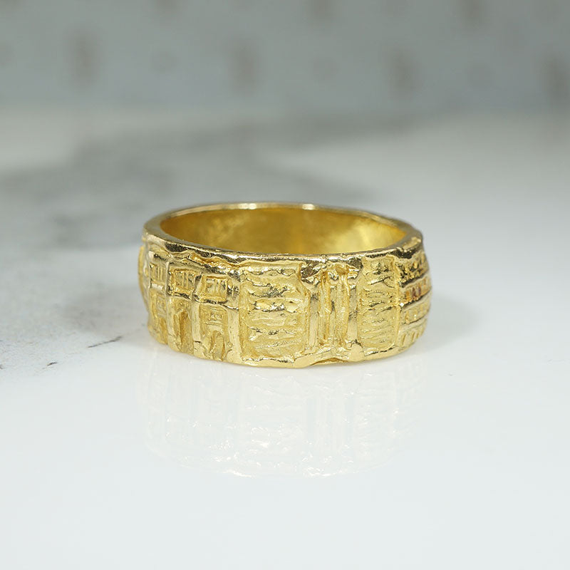 Buttery 18k Gold Band with Roman Motif