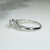 Elevated Diamond & Platinum 1940s Engagement Ring