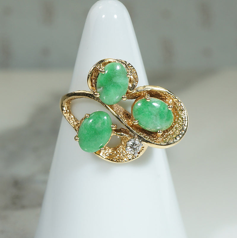 Swirling 1960s Jade & Gold Ring