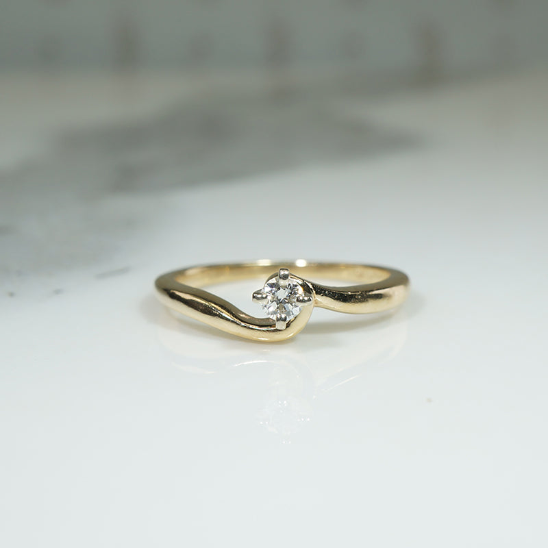 Vintage 1960s Gold Diamond Ring