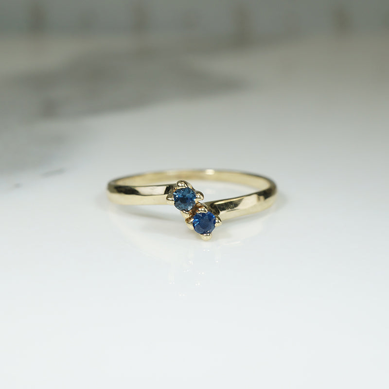Toi et Moi Sapphires in Gold Crossover Ring