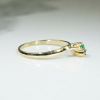 Vintage Gold and Emerald Crossover Ring