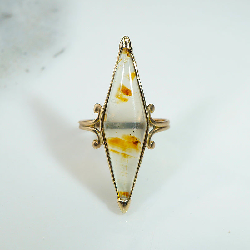 Graceful Agate Lozenge in Gold Ring