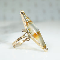 Graceful Agate Lozenge in Gold Ring
