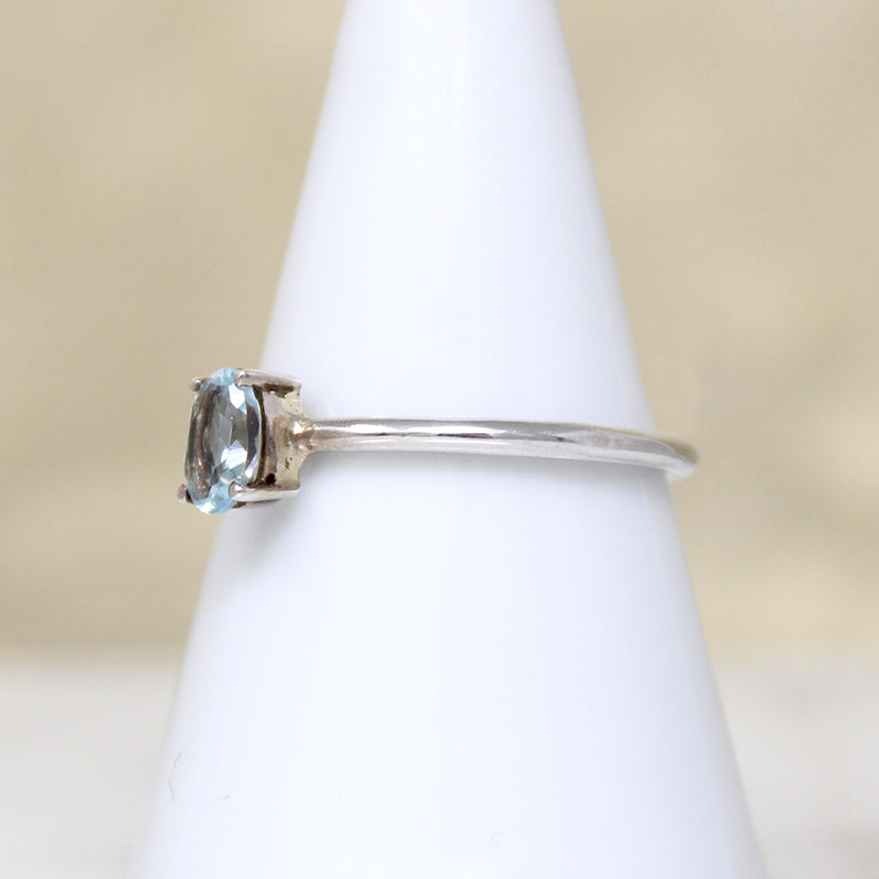 Cool Oval Aquamarine in Sterling Solitaire Ring